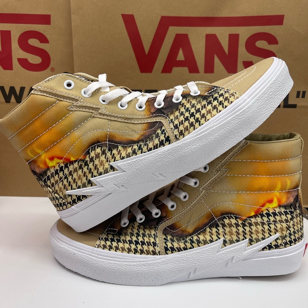 Vans WMNS Sk8-Hi Bolt (Big Reveal) Taos Taupe Sneakers 
 Houndstooth Pattern